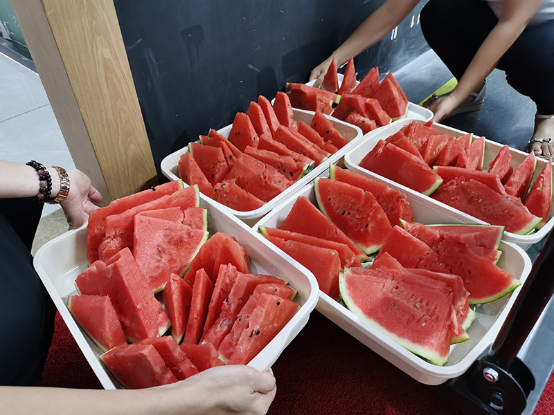 炎炎夏日送清凉,工厂福利